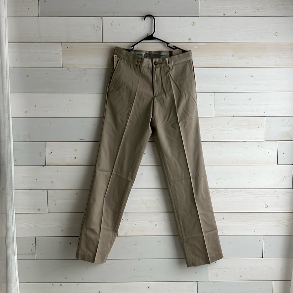 Ariat Performance Khaki men’s work pants. Size 29/34. New